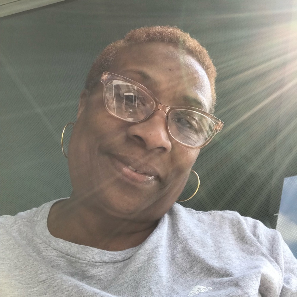 Meet your Posher, Lisa